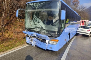 Poginula jedna osoba u sudaru autobusa i automobila kod Banjaluke