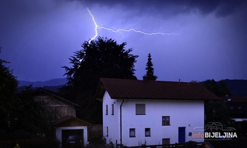 UPOZORENJE NA GRMLJAVINU za pojedina područja