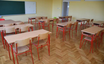 599 učionica manje u školama RS