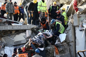 Čudo u Turskoj: Majka i šestogodišnja kćerkica spašene iz ruševine 117 sati nakon zemljotresa
