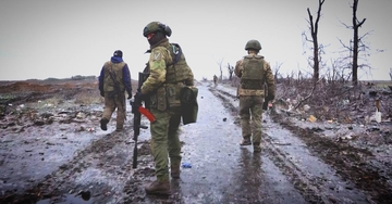 UŽIVO /VIDEO/Prvi snimak srpskih dobrovoljaca u Donbasu; Zarobljeni; Blumberg: Putin će dobiti rat u Ukrajini ako..;Isporuka sistema "Patriot" Kijevu bila bi provokacija