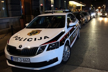 AKCIJA U SARAJEVU Policija upala u kafić, vlasnica i konobar rasturali marihuanu