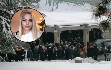 Suze i muk na groblju zbog smrti jutjuberke: Kikina majka i sestra nose njenu sliku