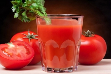 U NEKIM SLUČAJEVIMA GA TREBA IZBJEGAVATI Kome se ne preporučuje sok od paradajza?