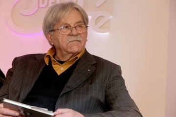 Ljubivoje Ršumović u bolnici: "Hvala svima koji brinu da mi koronu s glave skinu"