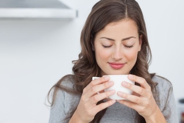 Greška sa prvom kafom koja izaziva jutarnju glavobolju goru od mamurluka