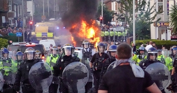 Sve nasilniji protesti protiv migranata u Britaniji: Mogu eskalirati u građanski rat 