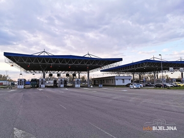 Pojačan saobraćaj prema Crnoj Gori i Hrvatskoj