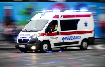 TEŠKA NESREĆA U prevrtanju kombija stradala jedna osoba iz BiH