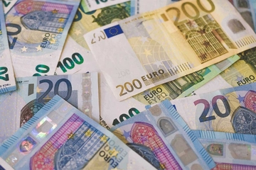 Evro u usponu od skoro 0,7 posto prema dolaru