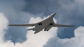 Kičma strateške avijacije: Rusija predstavila novi TU-160M "Tereškova" /VIDEO/