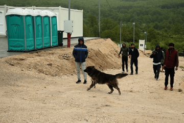 GRANIČNA POLICIJA BiH UPOZORAVA Najveća žarišta ilegalnog ulaska migranata – Zvornik, Hum i Trebinje