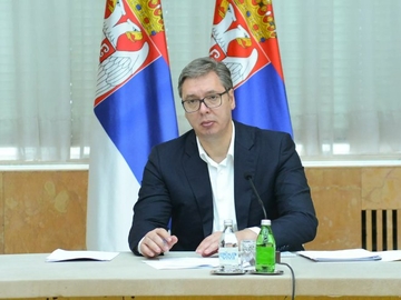 Vučić pojedine sastanke odložio po savjetu ljekara