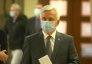 "Iz zdravstvenih razloga" Čubrilović prenio ovlaštenja na Šulića, ne zna se kada se vraća