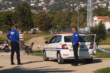 Autom pokosio bebu i majku na šetalištu