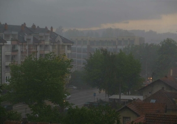 Nadležni izdali upozorenje: Građani da zaštite dobra zbog mogućeg olujnog nevremena
