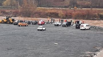 Dva radnika upala u rijeku Bosnu, traga se za njima