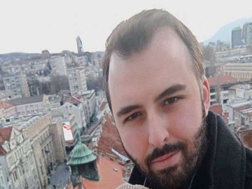 S majkom brutalno izmasakrirao suprugu pa plakao u Tužilaštvu