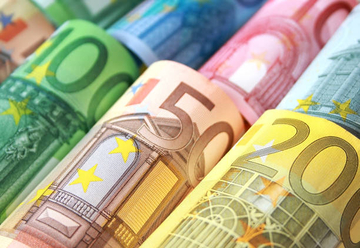 Evro u usponu, investitori  počeli da prodaju dolare