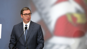 Vučić u Abu Dabiju: Svi se naoružavaju besomučno