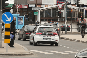 DIVLJAO I SNIMAO SE Objavio video vožnje od 200 kilometara na čas pa završio u policiji