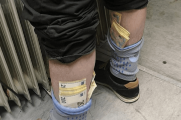 U čarapama krio 70.000 evra: "Ako želite da vam zaplenimo novac uradite isto"