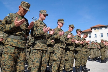 Za brade i hidžabe nema mjesta u Oružanim snagama