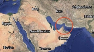Teretni brod pogođen u Hormuškom moreuzu, SAD i Iran iznose oprečne tvrdnje o razgovorima